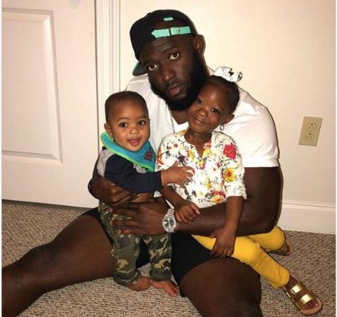Leonard Fournette poses for a picture with his kids.
